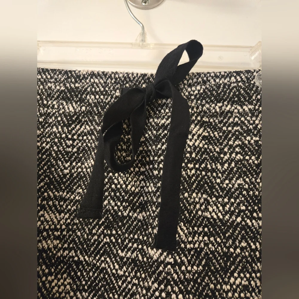 NWT LOFT Gray Mini Pencil Skirt‎ - Picture 3 of 6